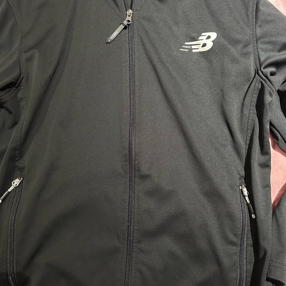 New Balance: Men's Light Jacket- Size Medium - Picture 3 of 13